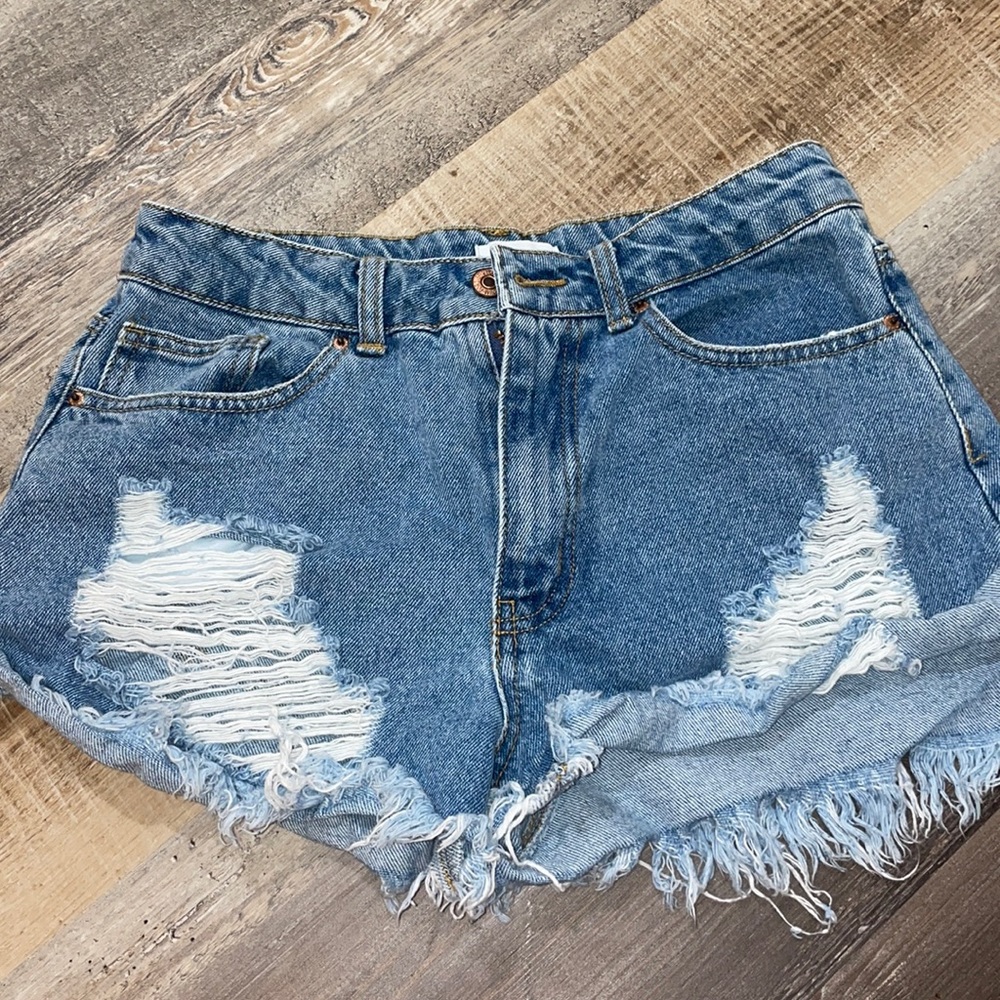 Light wash shorts✨